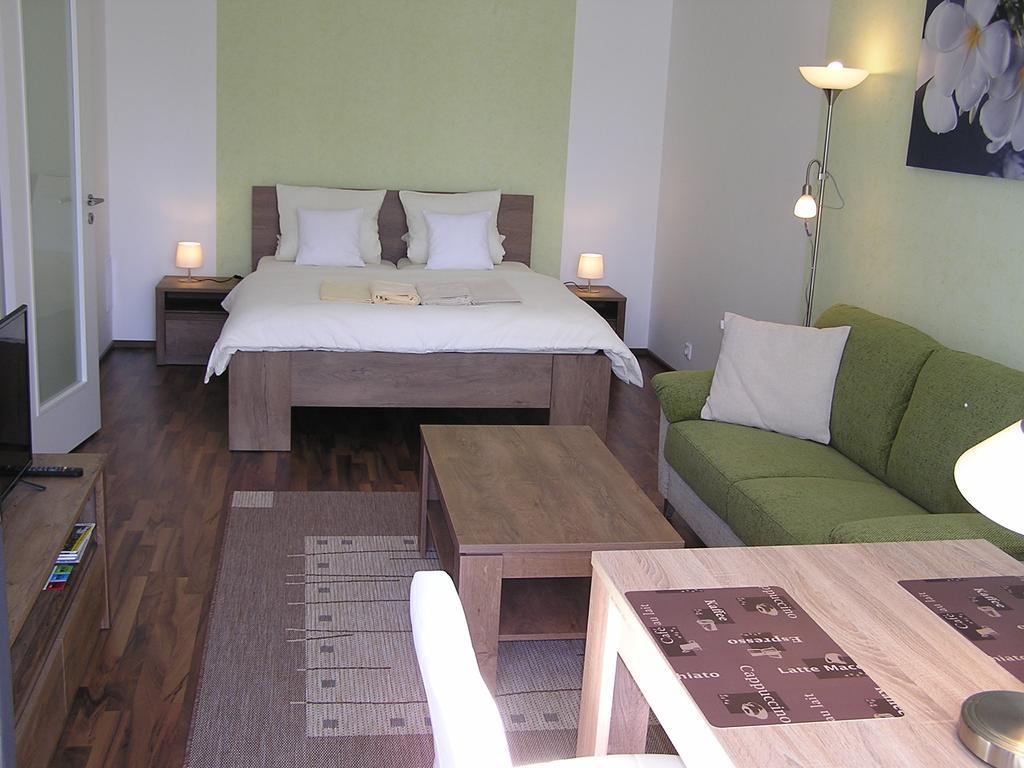 Gonda Apartments Hradec Kralove Exterior photo